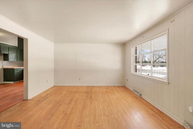 15912 FALLING WATERS RD, Williamsport, MD 21795