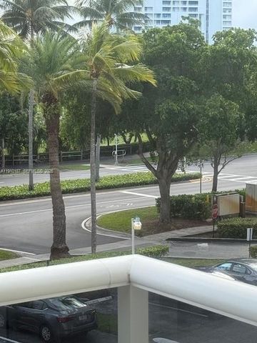 3625 N Country Club Drive 304, Aventura, FL 33180