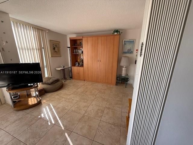 3625 N Country Club Drive 304, Aventura, FL 33180