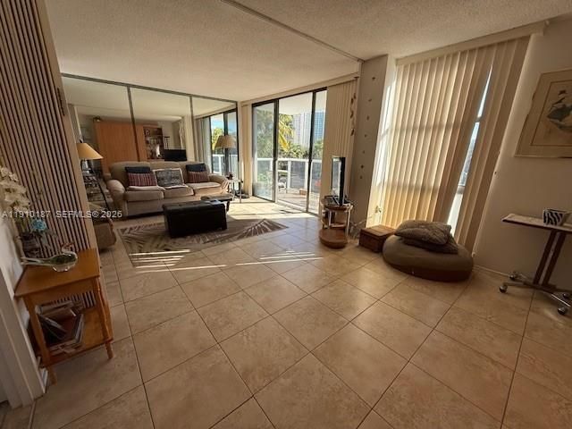 3625 N Country Club Drive 304, Aventura, FL 33180