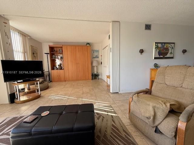 3625 N Country Club Drive 304, Aventura, FL 33180