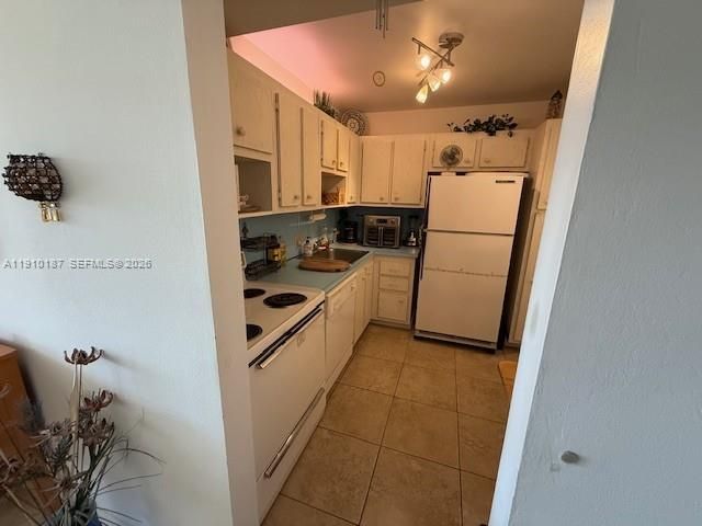 3625 N Country Club Drive 304, Aventura, FL 33180