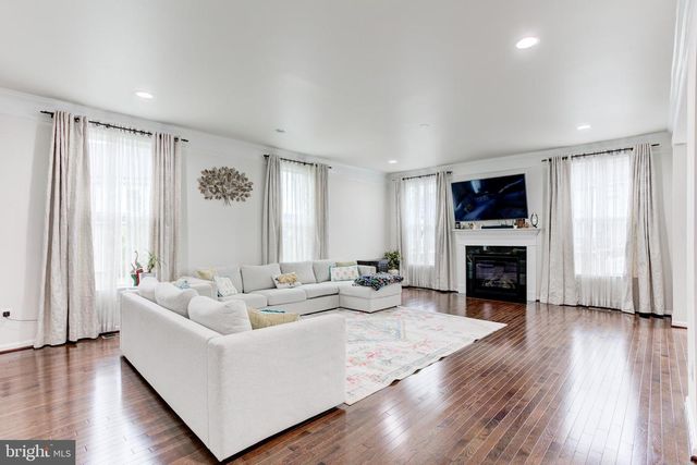 22800 BUBBLING BROOK DR, Brambleton, VA 20148