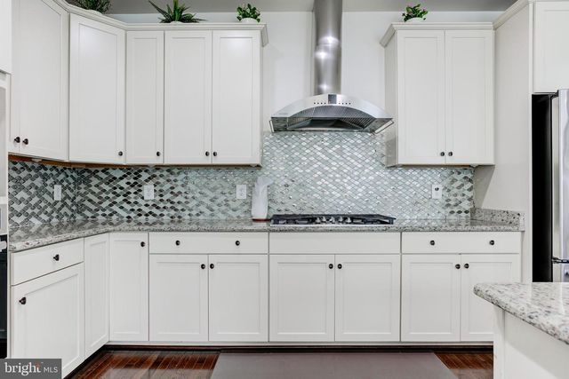 22800 BUBBLING BROOK DR, Brambleton, VA 20148