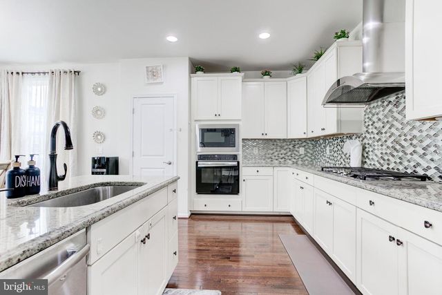 22800 BUBBLING BROOK DR, Brambleton, VA 20148