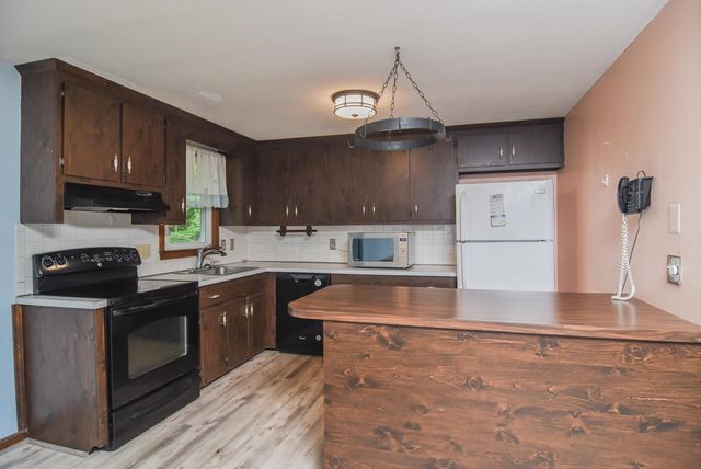 30 Davidson Avenue, Merrimack, NH 03054