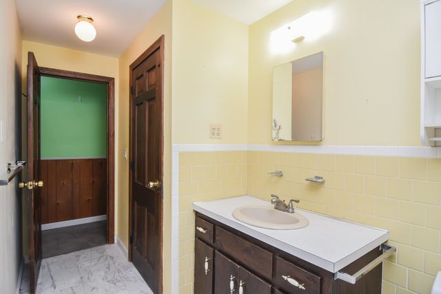 30 Davidson Avenue, Merrimack, NH 03054