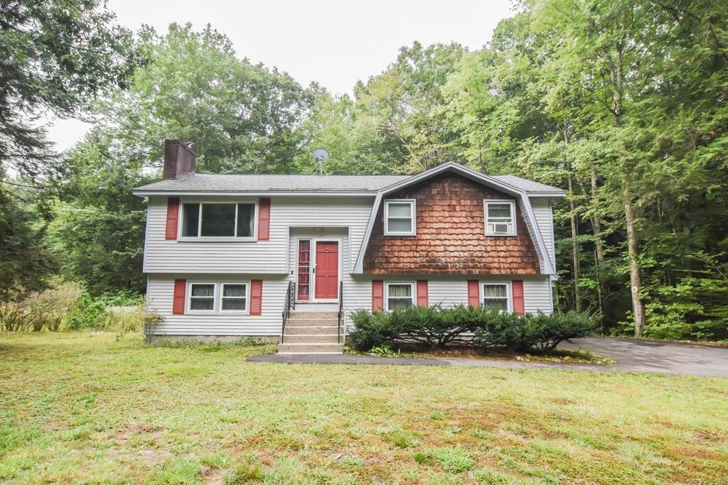 30 Davidson Avenue, Merrimack, NH 03054