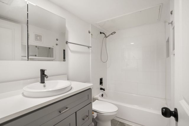 2505 Wedglea Drive 140, Dallas, TX 75211