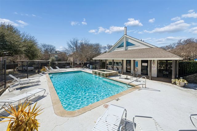 2505 Wedglea Drive 140, Dallas, TX 75211