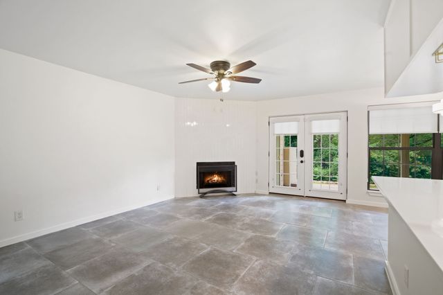 2505 Wedglea Drive 140, Dallas, TX 75211
