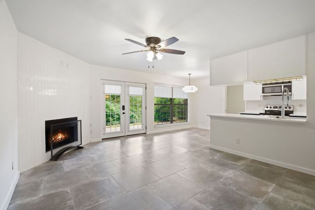 2505 Wedglea Drive 140, Dallas, TX 75211