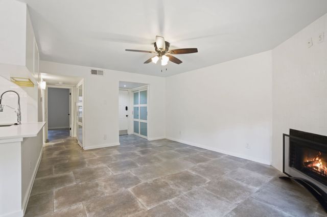 2505 Wedglea Drive 140, Dallas, TX 75211