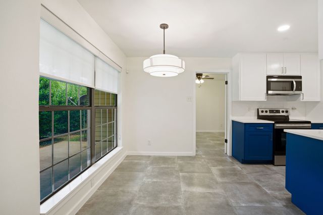 2505 Wedglea Drive 140, Dallas, TX 75211