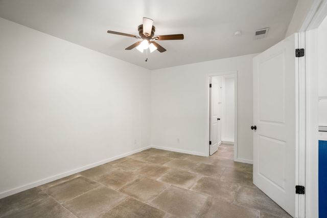 2505 Wedglea Drive 140, Dallas, TX 75211