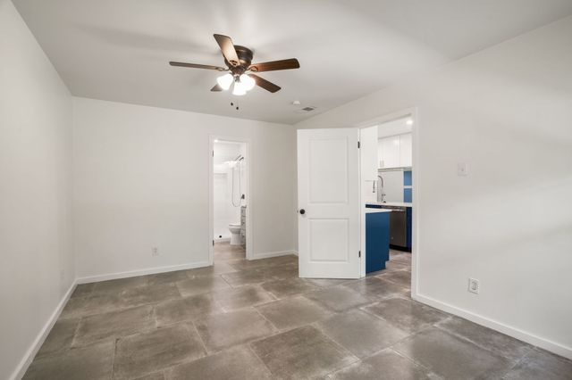 2505 Wedglea Drive 140, Dallas, TX 75211