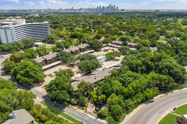 2505 Wedglea Drive 140, Dallas, TX 75211