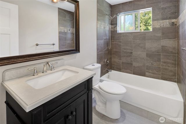 16515 58th Avenue NW, Stanwood, WA 98292