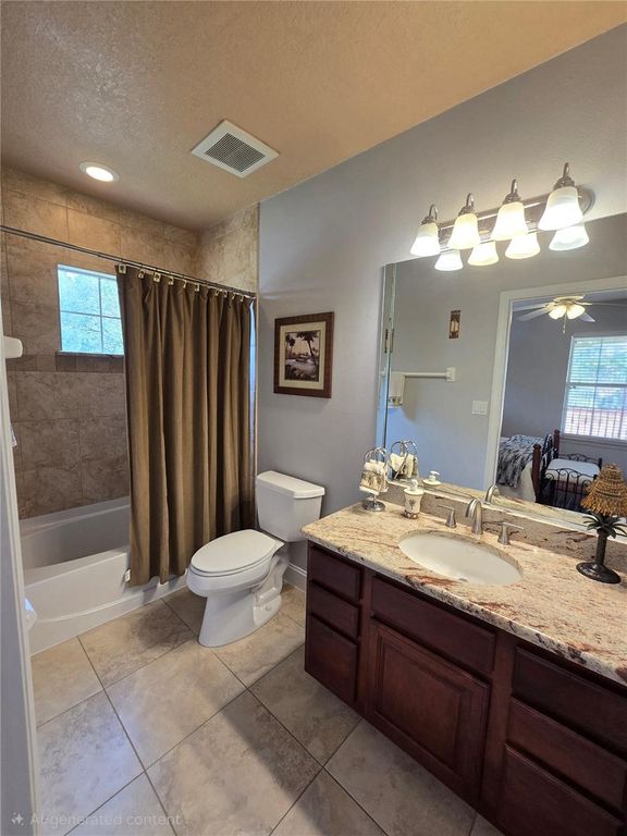 Image 21 of property listing at 13009 ROBERTS ISLAND ROAD, Orlando, FL 32832