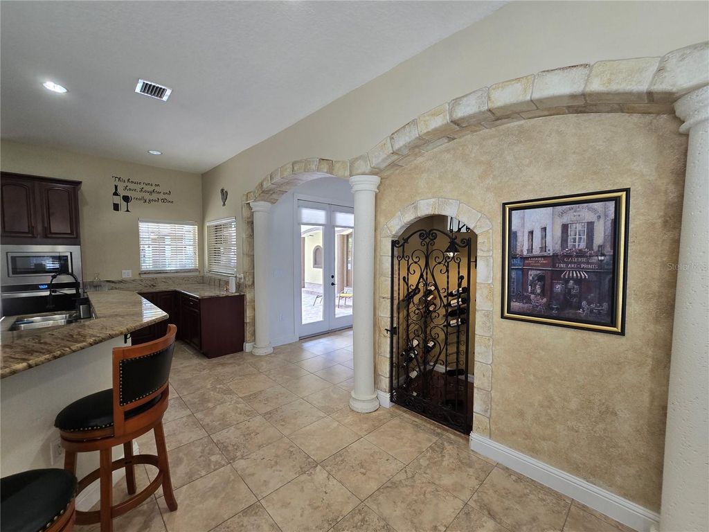Image 9 of property listing at 13009 ROBERTS ISLAND ROAD, Orlando, FL 32832
