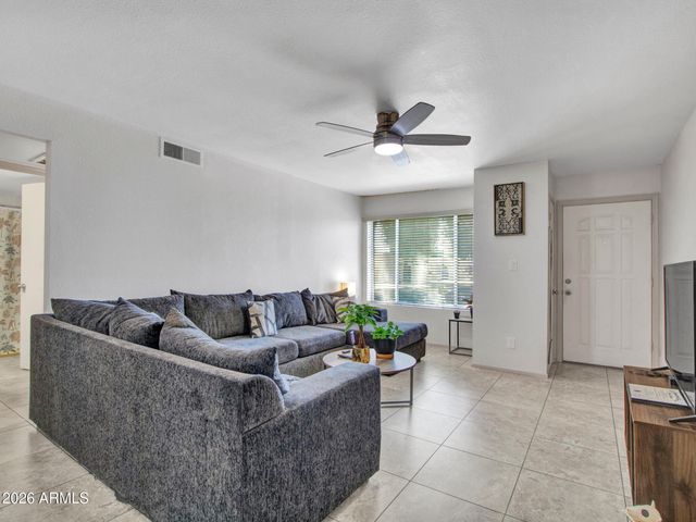 1927 E HAMPTON Avenue 212, Mesa, AZ 85204