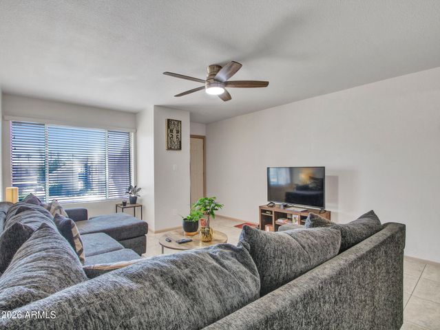 1927 E HAMPTON Avenue 212, Mesa, AZ 85204