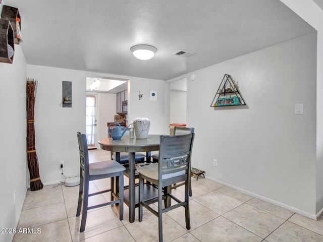 1927 E HAMPTON Avenue 212, Mesa, AZ 85204