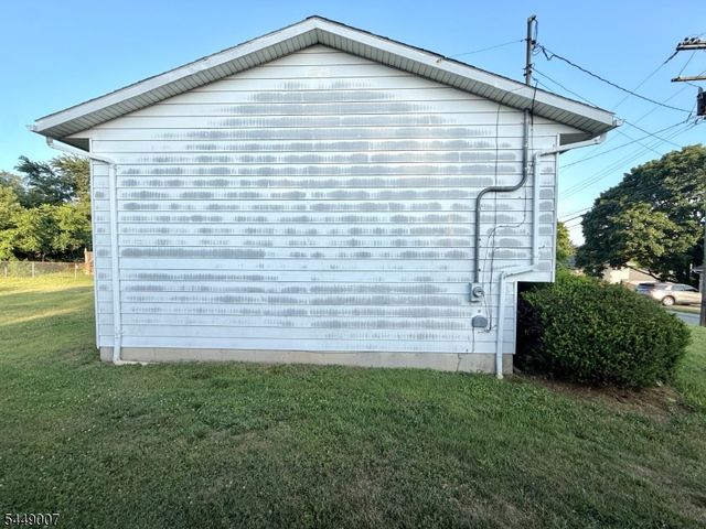 1085 Grand St, Phillipsburg Town, NJ 08865