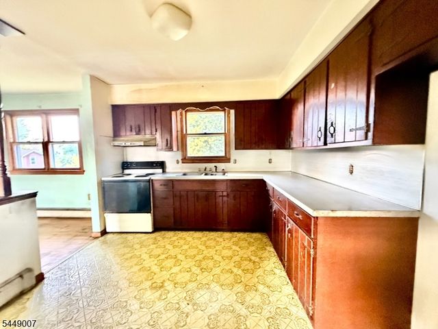1085 Grand St, Phillipsburg Town, NJ 08865