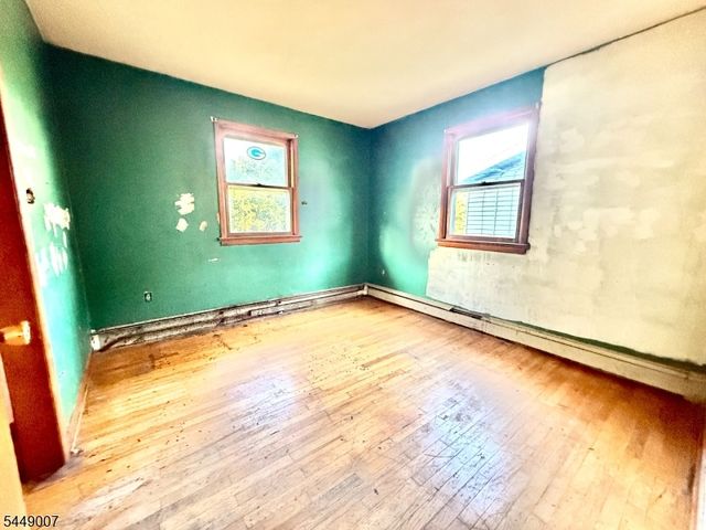 1085 Grand St, Phillipsburg Town, NJ 08865
