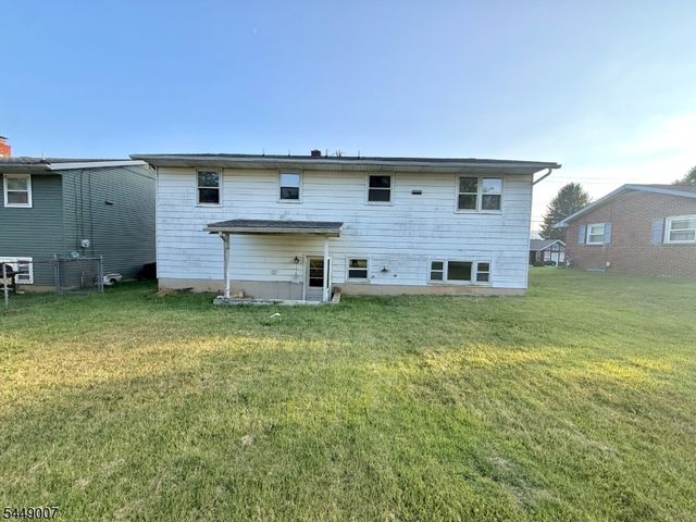 1085 Grand St, Phillipsburg Town, NJ 08865