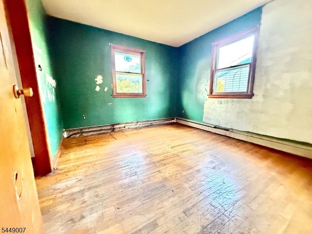 1085 Grand St, Phillipsburg Town, NJ 08865