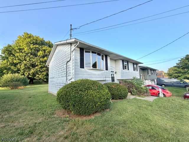 1085 Grand St, Phillipsburg Town, NJ 08865