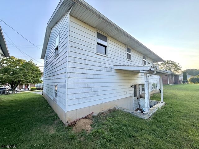 1085 Grand St, Phillipsburg Town, NJ 08865