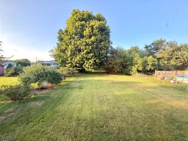 1085 Grand St, Phillipsburg Town, NJ 08865