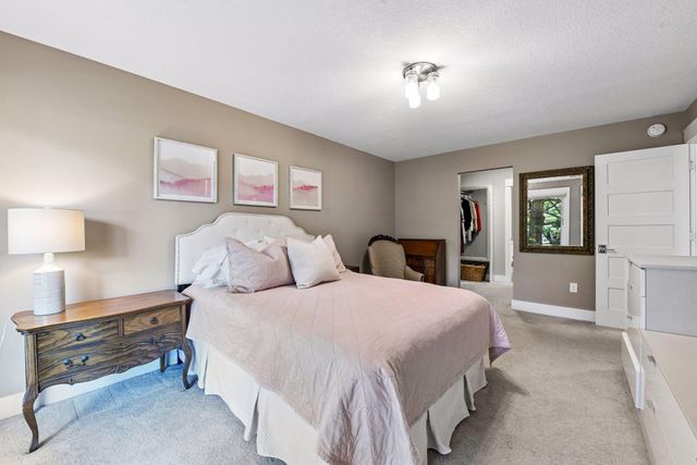 10411 Cedar Lake Road 217, Minnetonka, MN 55305