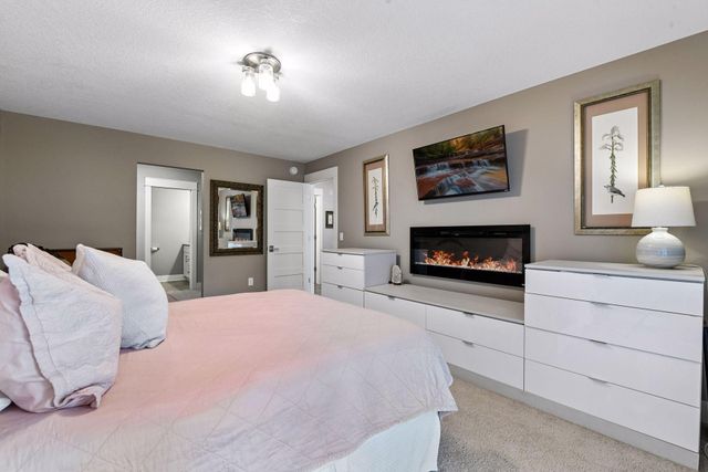 10411 Cedar Lake Road 217, Minnetonka, MN 55305