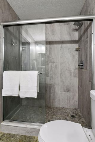 10411 Cedar Lake Road 217, Minnetonka, MN 55305