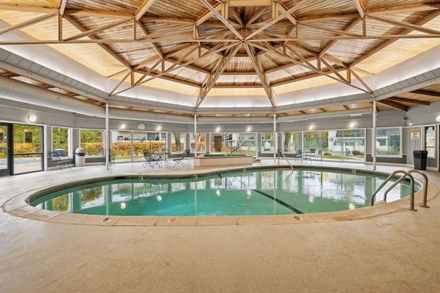 10411 Cedar Lake Road 217, Minnetonka, MN 55305