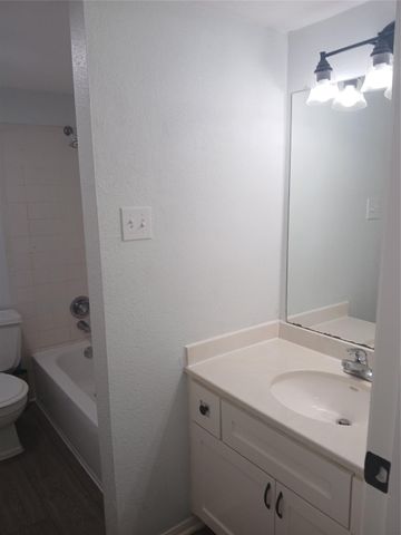 1500 Bay Area Boulevard 165, Houston, TX 77058