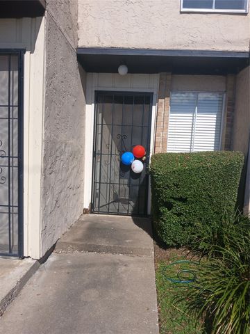 1500 Bay Area Boulevard 165, Houston, TX 77058