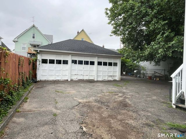 415 Willow Street, Bridgeport, CT 06610