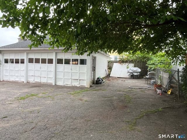 415 Willow Street, Bridgeport, CT 06610
