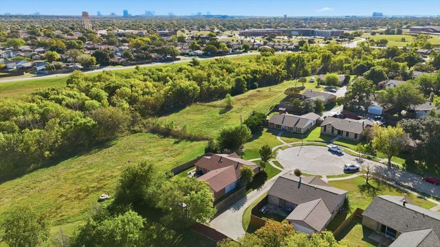 5016 Wheeler Circle, The Colony, TX 75056