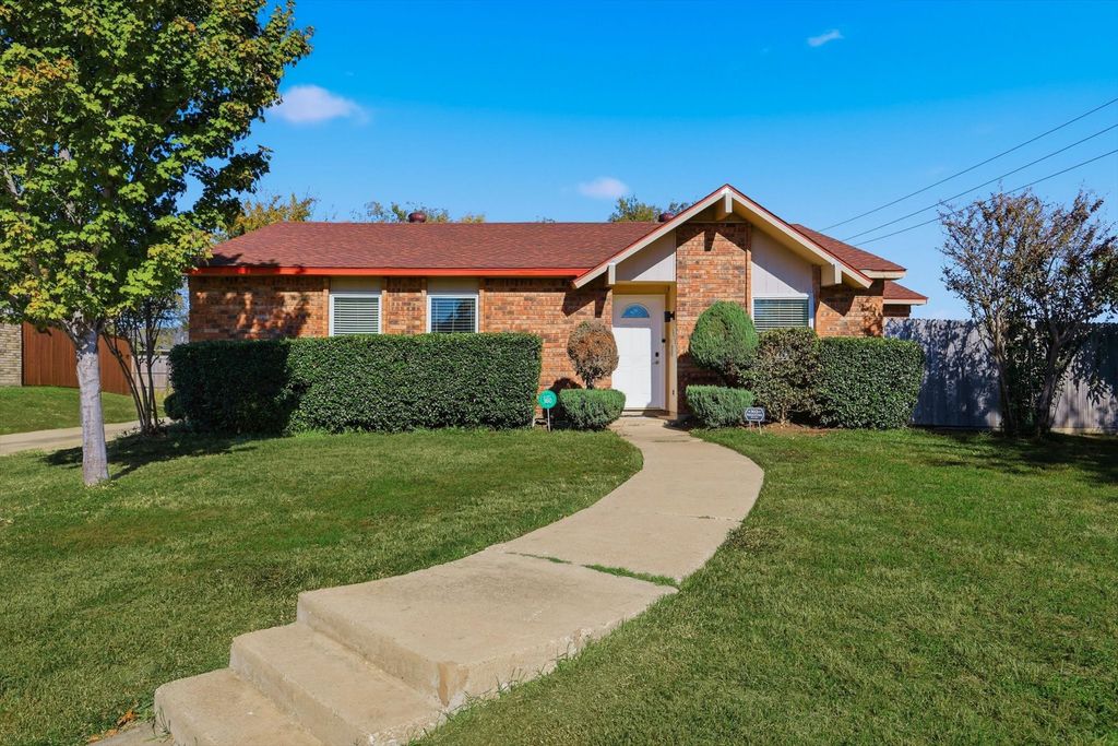 5016 Wheeler Circle, The Colony, TX 75056