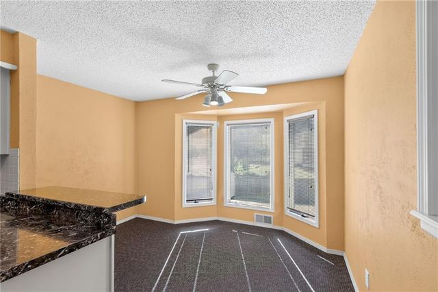 906 NW Chestnut Circle, Blue Springs, MO 64015
