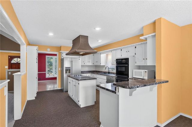 906 NW Chestnut Circle, Blue Springs, MO 64015