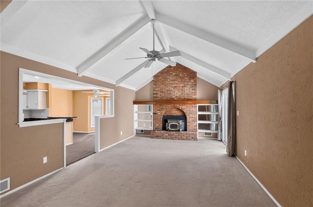 906 NW Chestnut Circle, Blue Springs, MO 64015