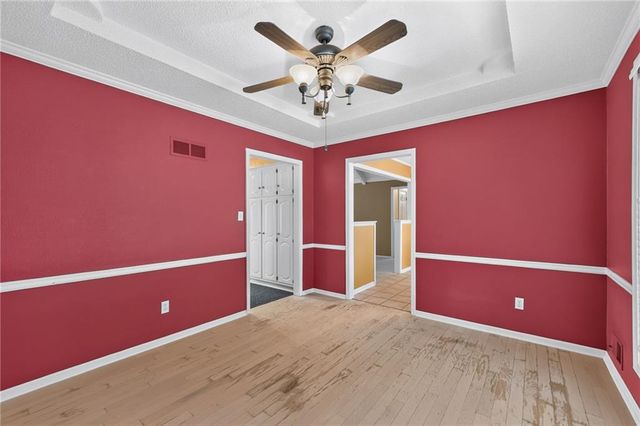 906 NW Chestnut Circle, Blue Springs, MO 64015