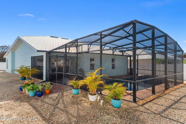 1139 S Brevard Avenue, Cocoa Beach, FL 32931